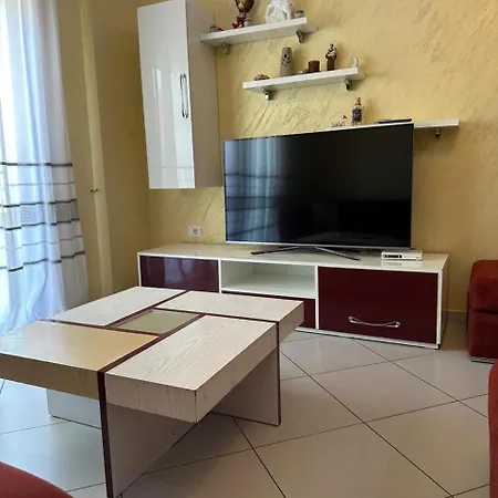 Apartament Alesio Lägenhet